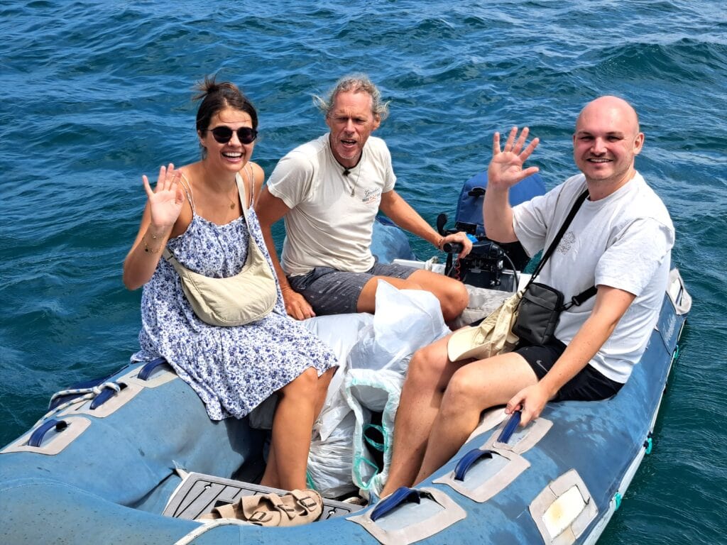 Marc und Hanna gehen von Bord