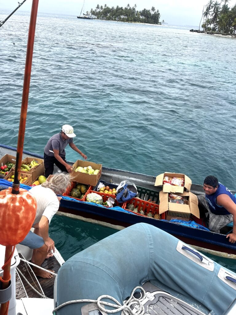 Shopping am Boot