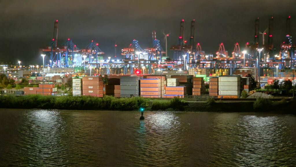 Ausfahrt Hamburg bei Nacht